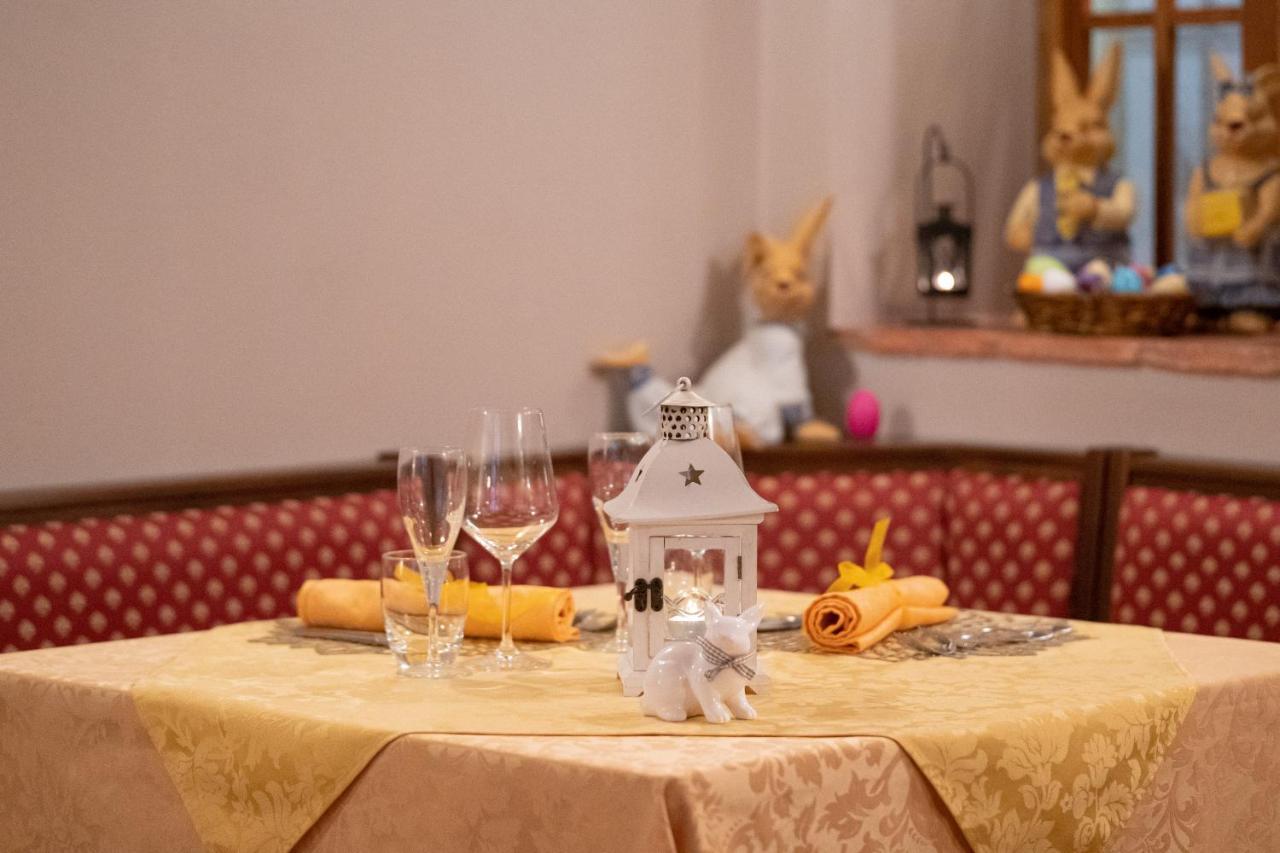 Borgo Dei Poeti Romantik Hotel Manerba del Garda Dış mekan fotoğraf
