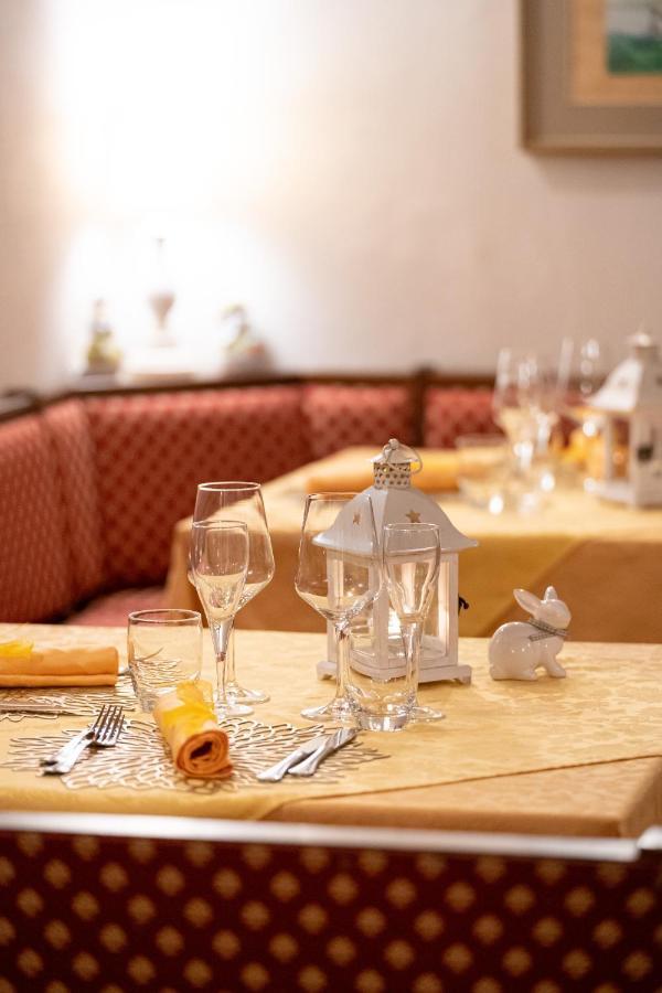 Borgo Dei Poeti Romantik Hotel Manerba del Garda Dış mekan fotoğraf