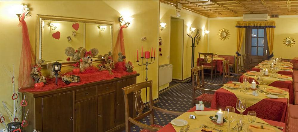 Borgo Dei Poeti Romantik Hotel Manerba del Garda Dış mekan fotoğraf