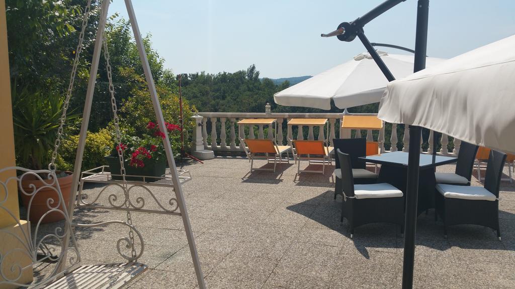 Borgo Dei Poeti Romantik Hotel Manerba del Garda Dış mekan fotoğraf