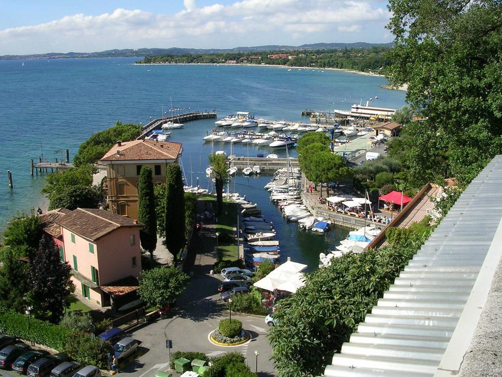 Borgo Dei Poeti Romantik Hotel Manerba del Garda Dış mekan fotoğraf