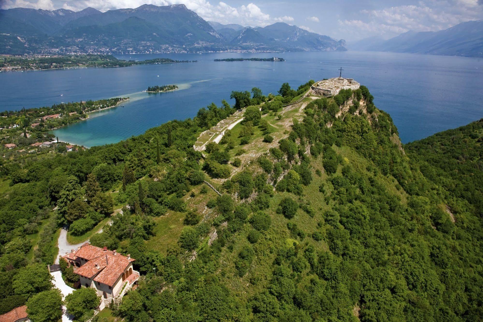 Borgo Dei Poeti Romantik Hotel Manerba del Garda Dış mekan fotoğraf