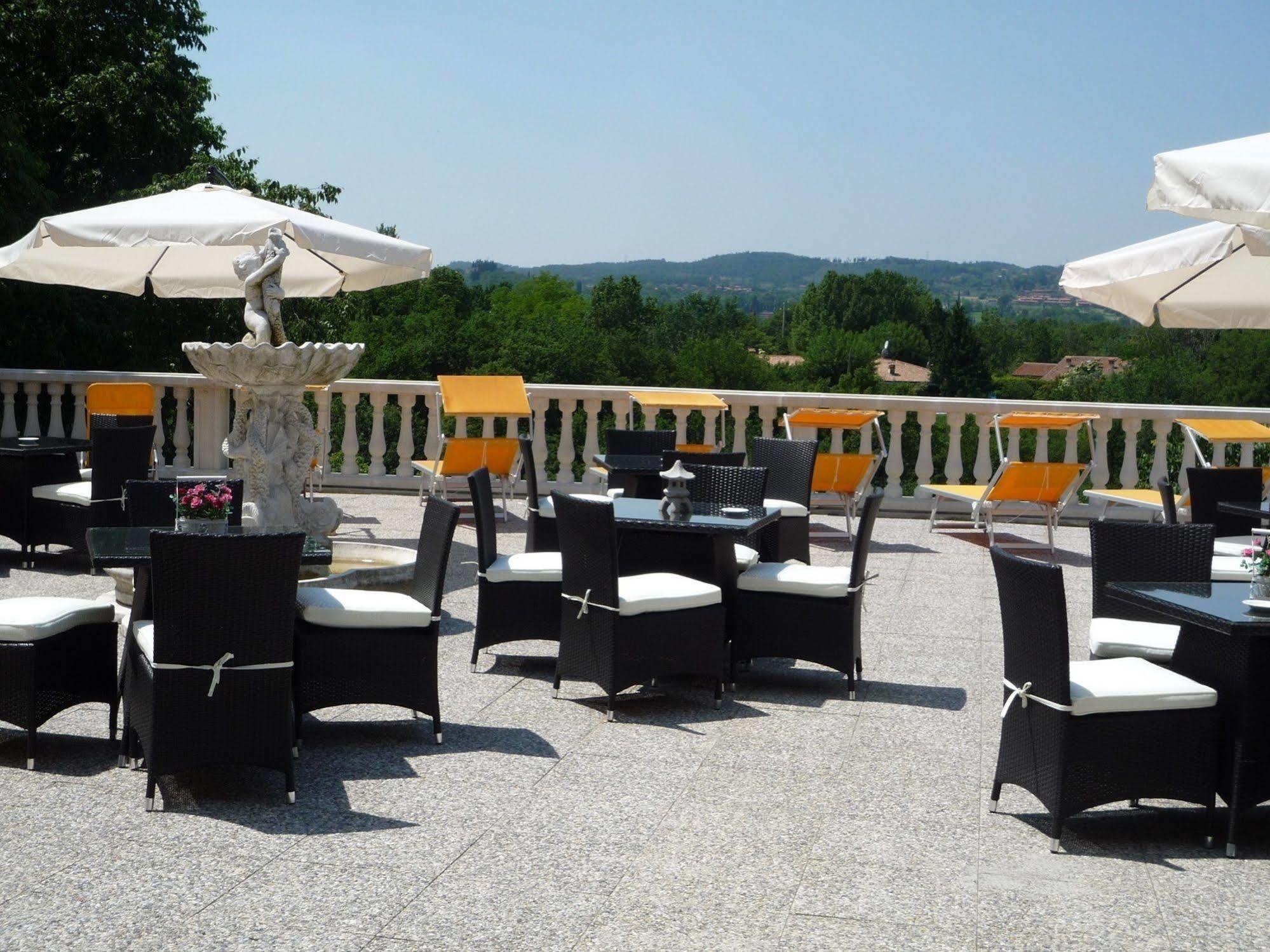 Borgo Dei Poeti Romantik Hotel Manerba del Garda Dış mekan fotoğraf